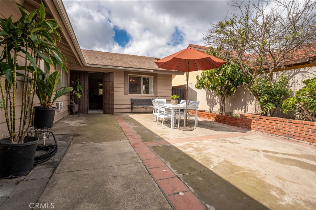 2226 N Eastwood Avenue