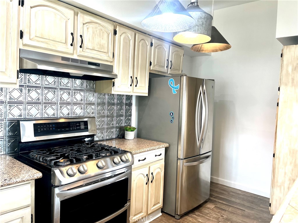 1277 Millbury Avenue