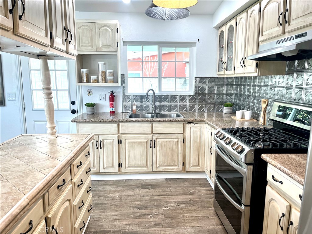 1277 Millbury Avenue