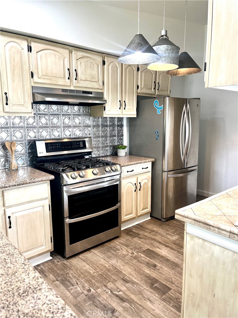 1277 Millbury Avenue