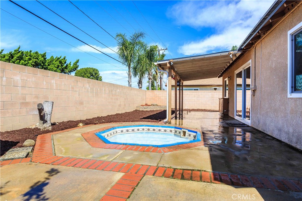 1757 N Oak Knoll Drive