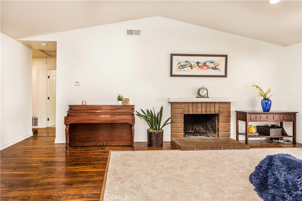 1757 N Oak Knoll Drive