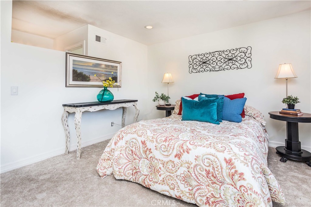 1757 N Oak Knoll Drive