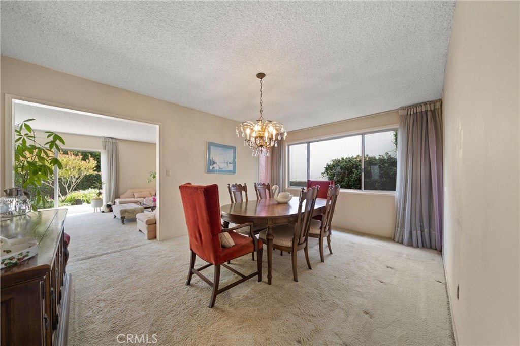 876 N Hillside Drive