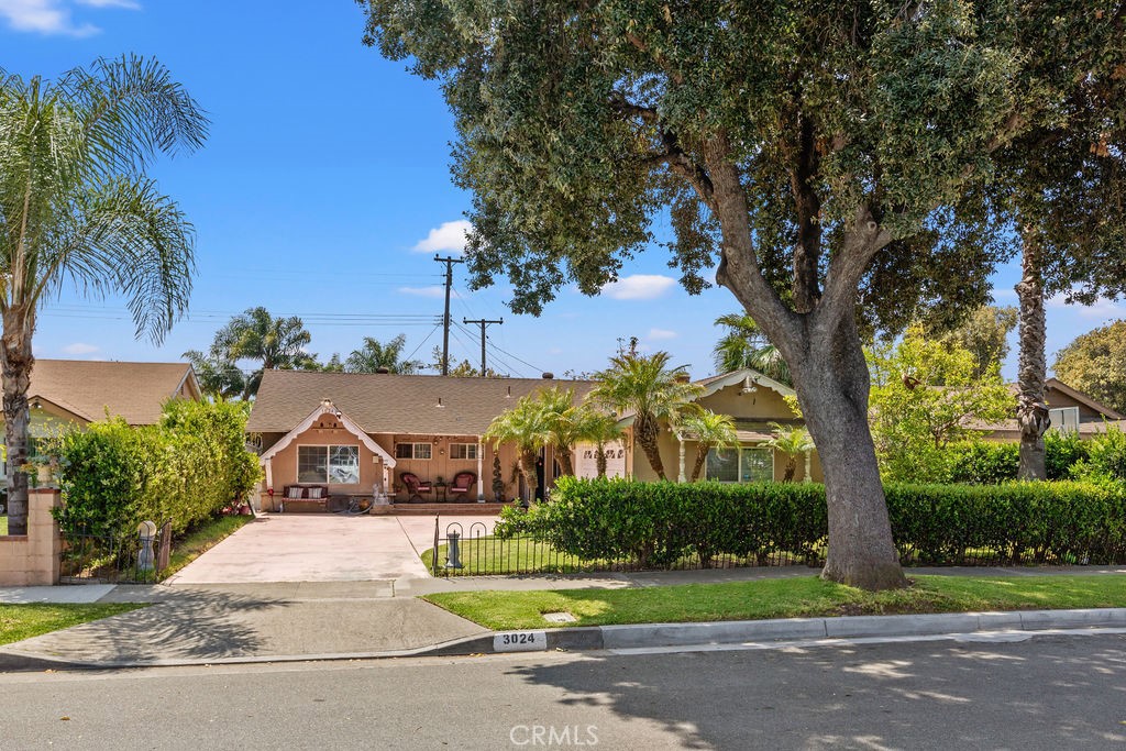 3024 W Camile Street