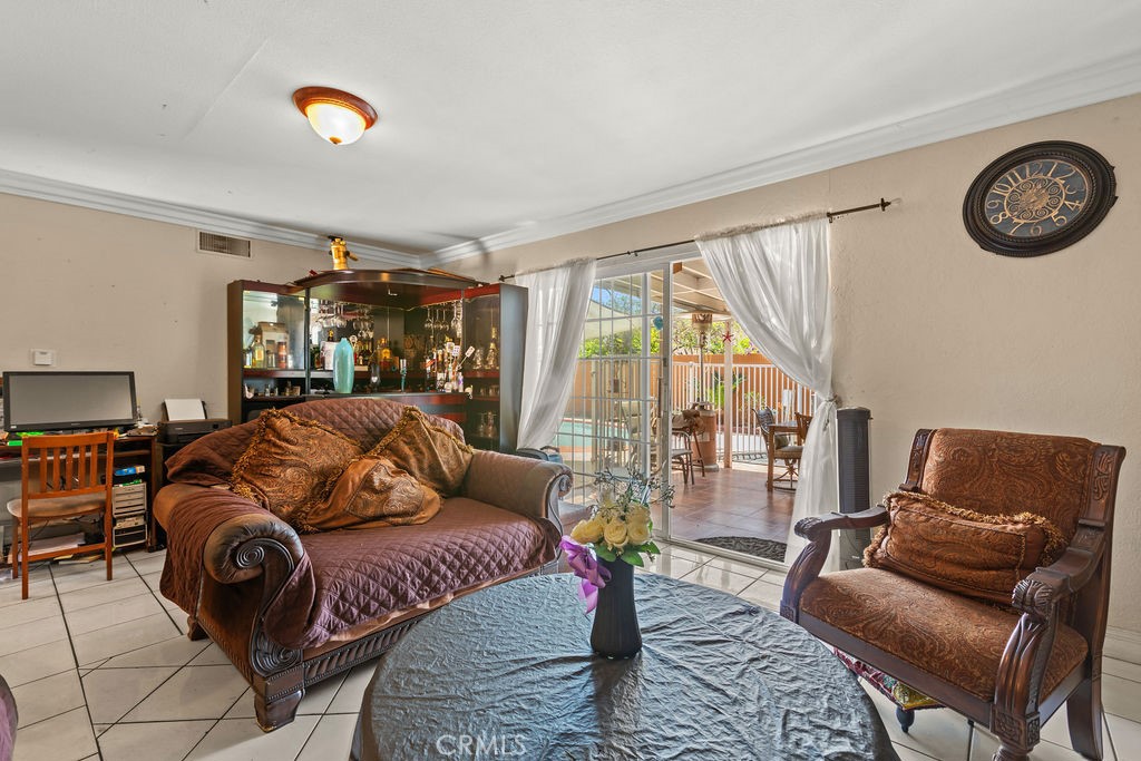 3024 W Camile Street