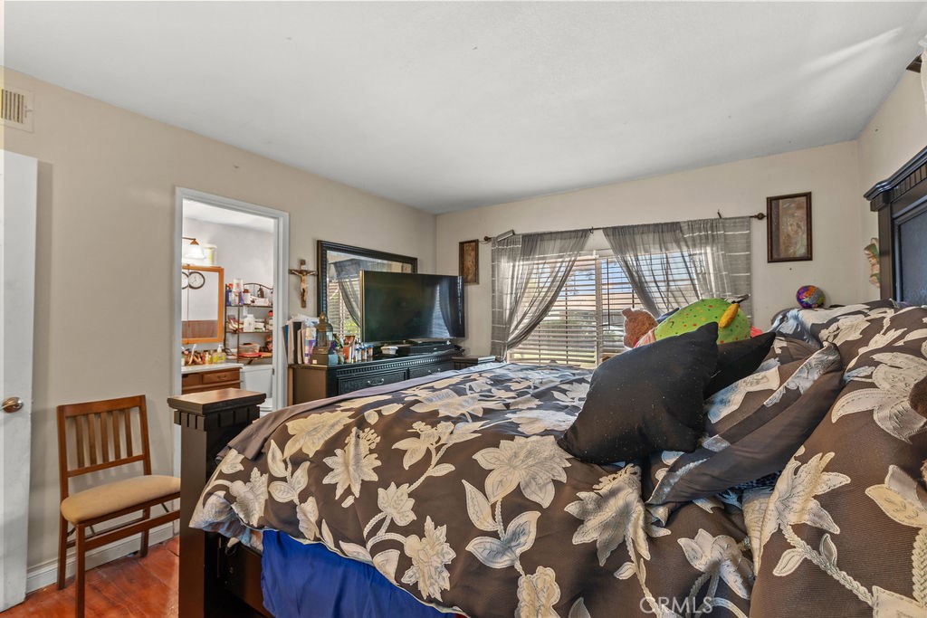 3024 W Camile Street