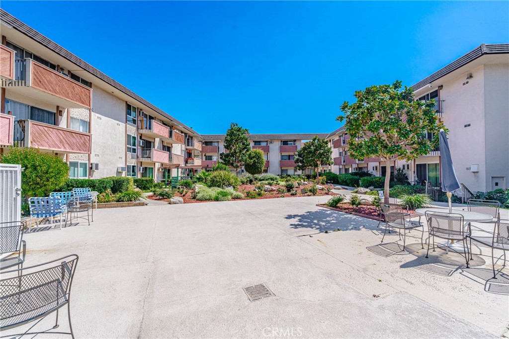 5585 E Pacific Coast 372