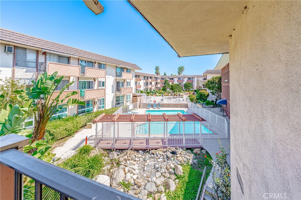 5585 E Pacific Coast 372