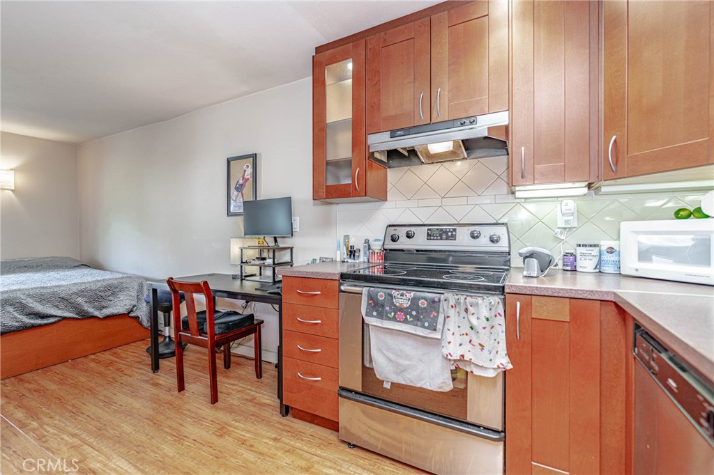 5585 E Pacific Coast 372