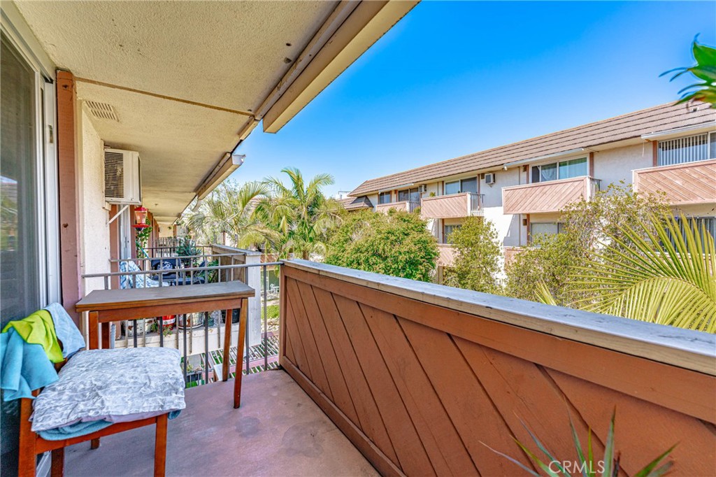 5585 E Pacific Coast 372