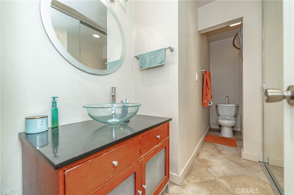 5585 E Pacific Coast 372