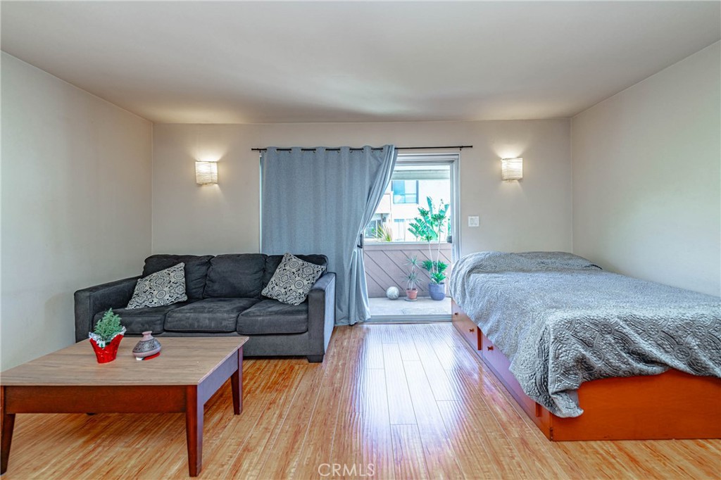 5585 E Pacific Coast 372