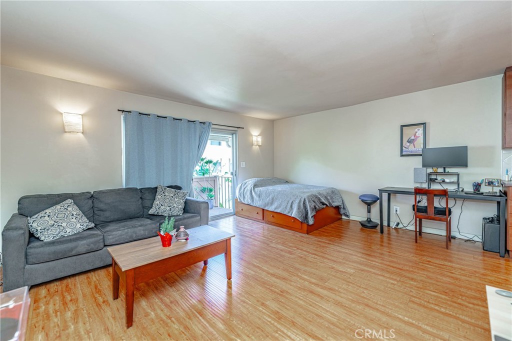 5585 E Pacific Coast 372