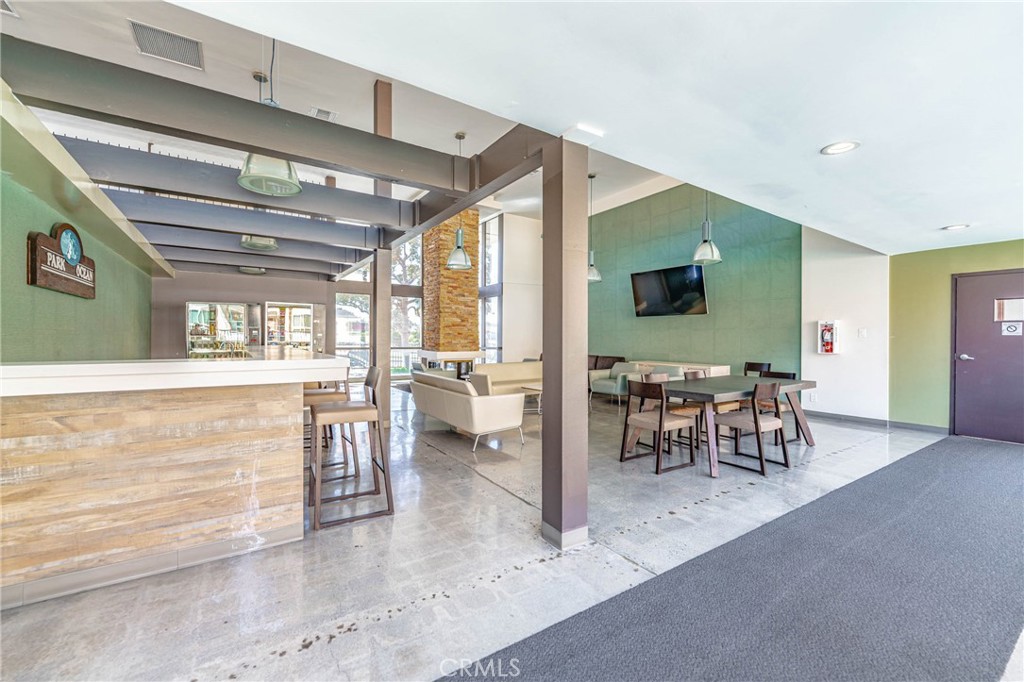 5585 E Pacific Coast 372