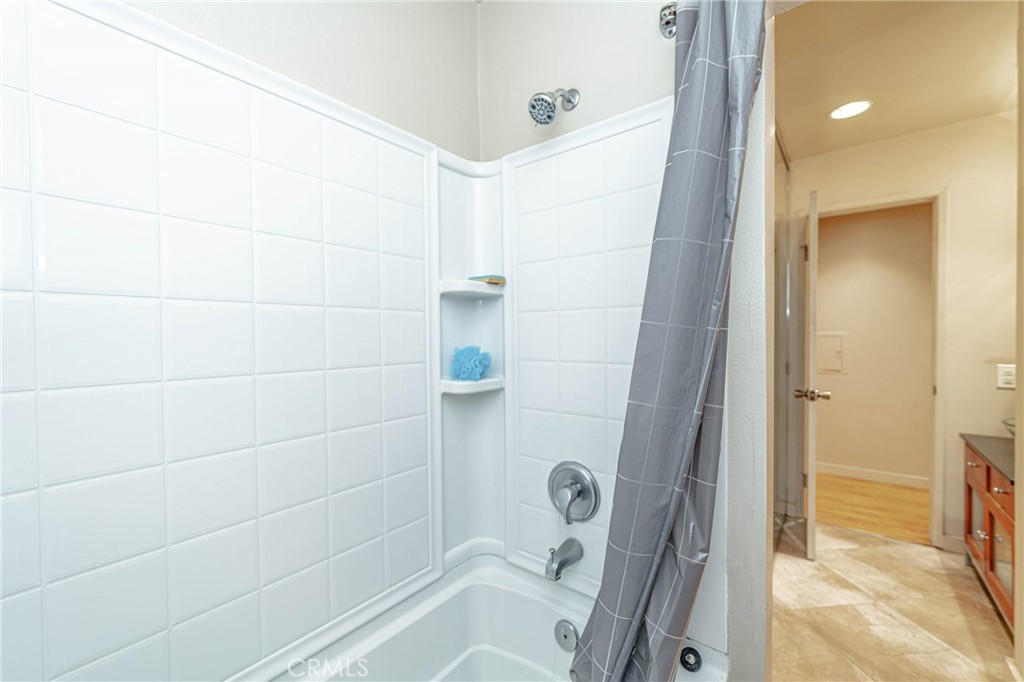 5585 E Pacific Coast 372