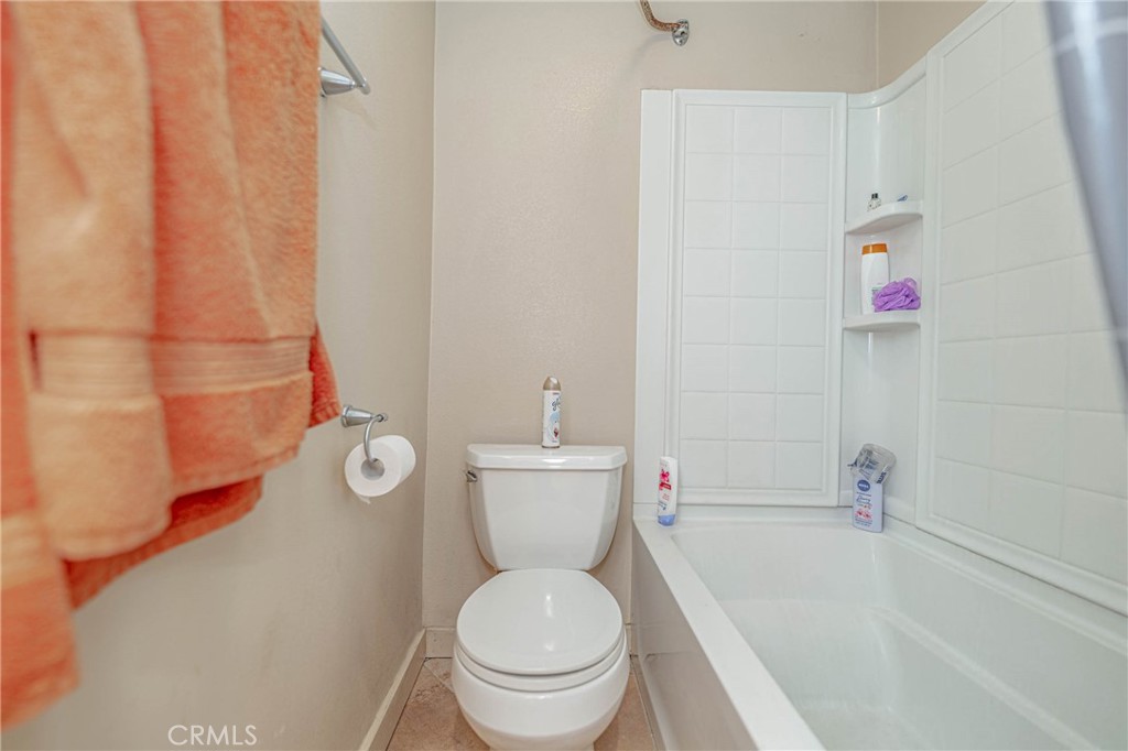 5585 E Pacific Coast 372