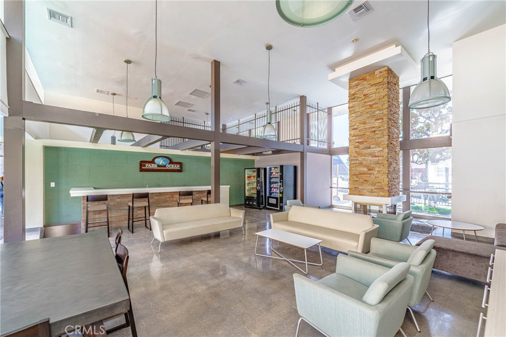 5585 E Pacific Coast 372