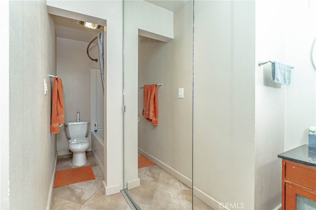 5585 E Pacific Coast 372