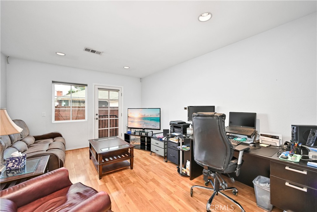 3045 San Anseline Avenue