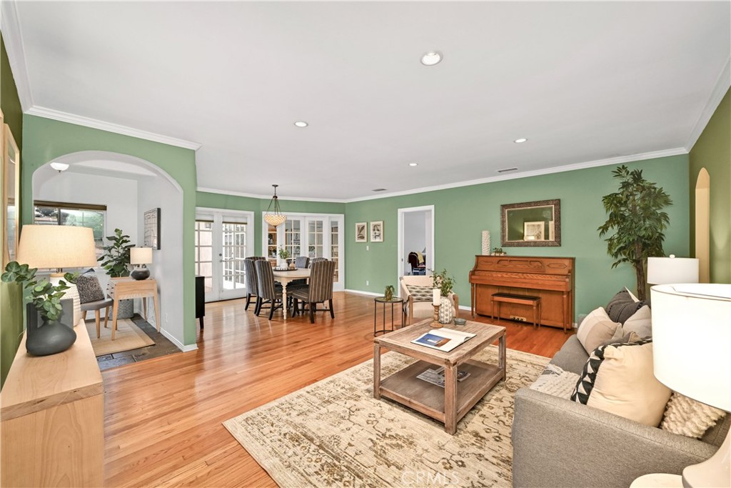 3045 San Anseline Avenue