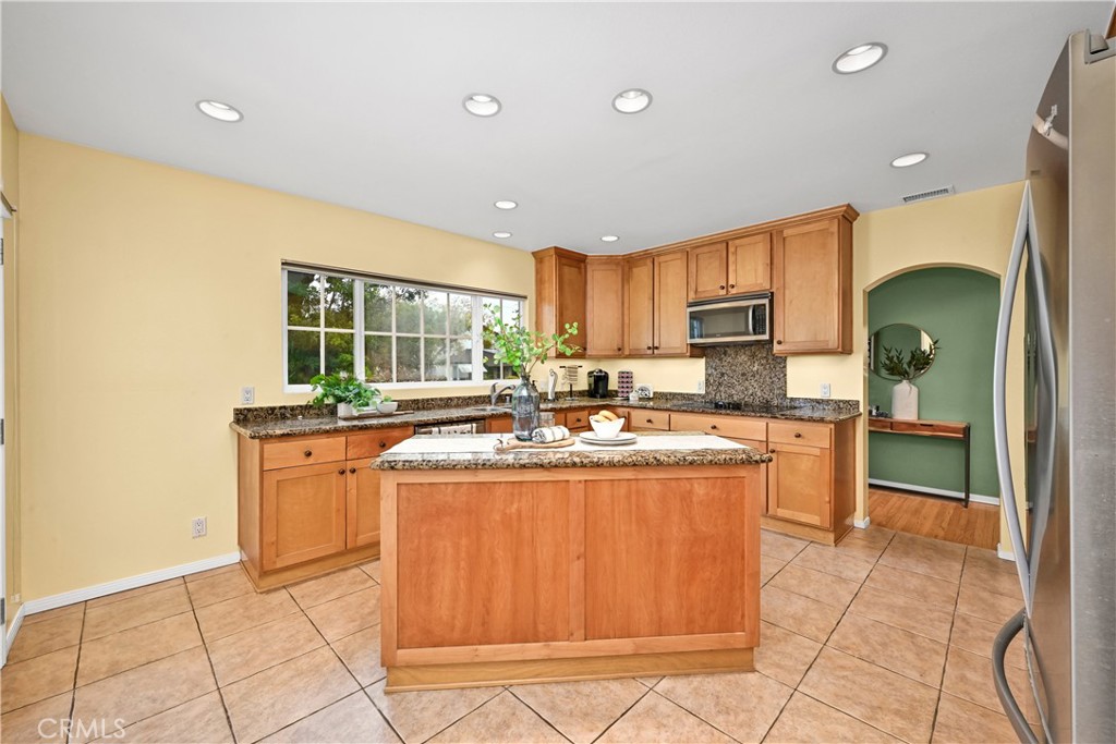 3045 San Anseline Avenue