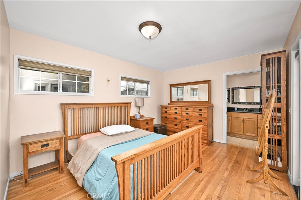 3045 San Anseline Avenue