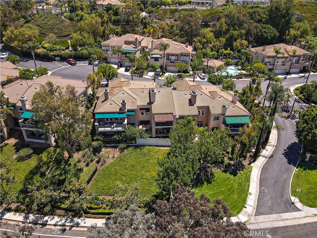 337 S San Vicente Lane