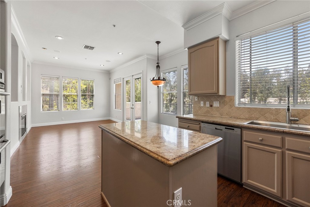 337 S San Vicente Lane