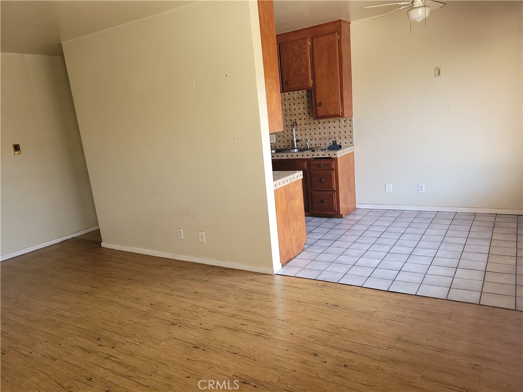 527 Cedar Avenue 2J