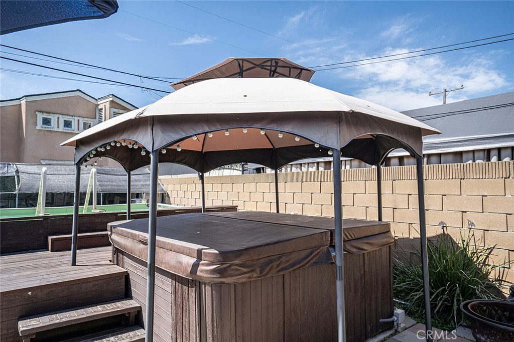 9984 Maplewood Street