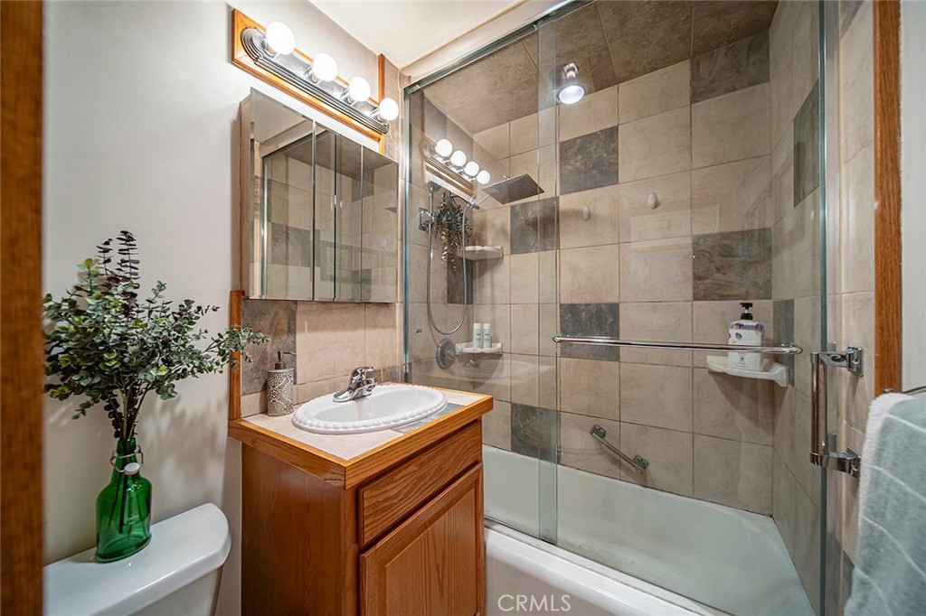 9984 Maplewood Street