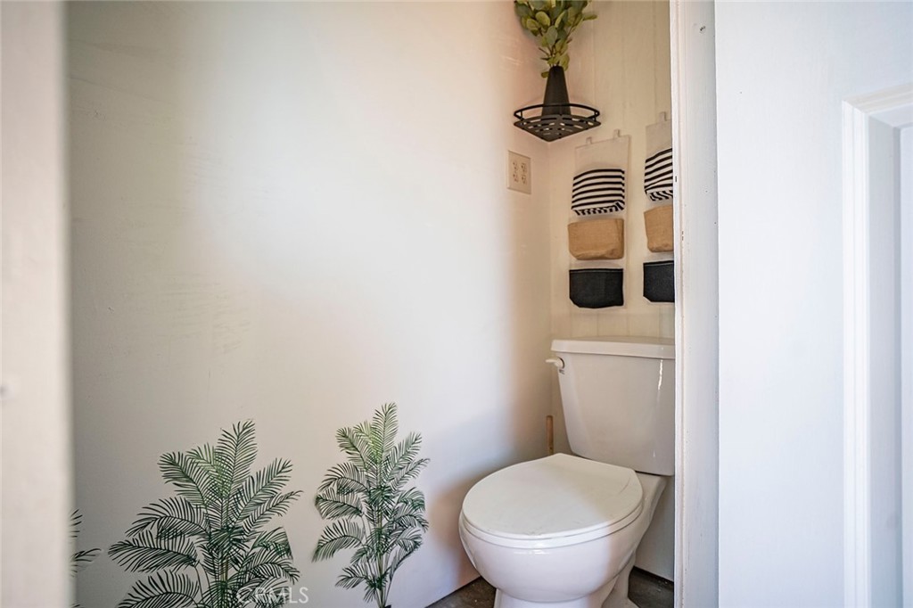 9984 Maplewood Street