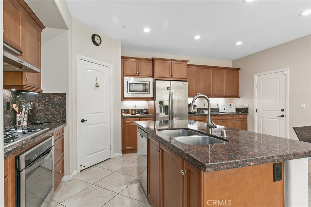 2950 E Santa Fe Road