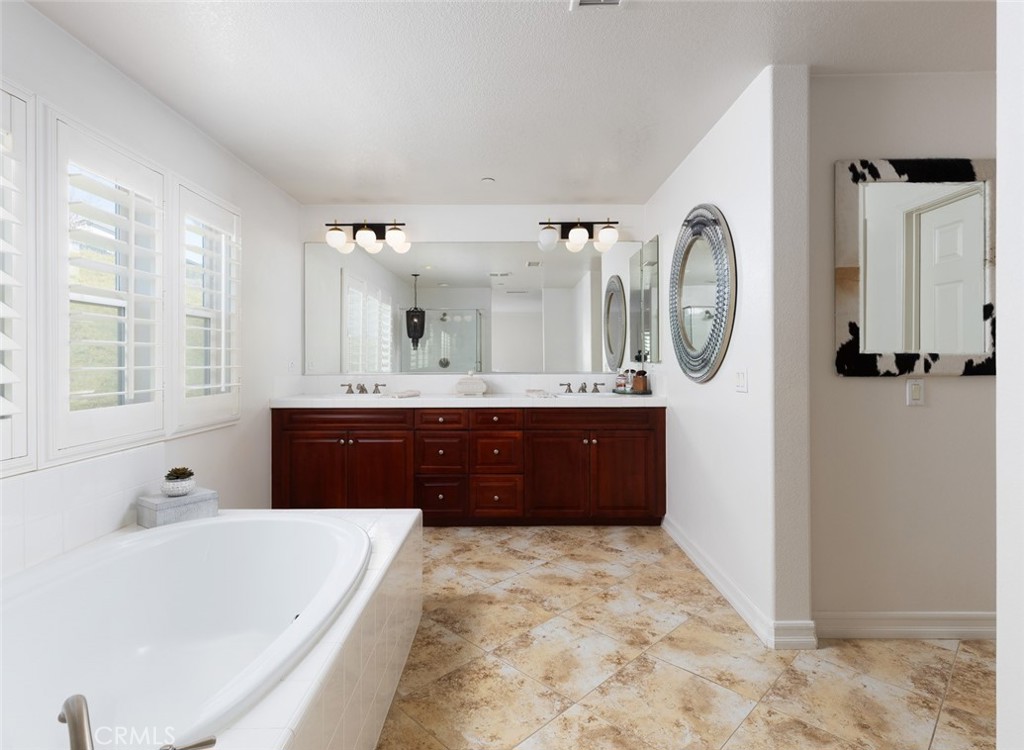 8225 E Loftwood Lane