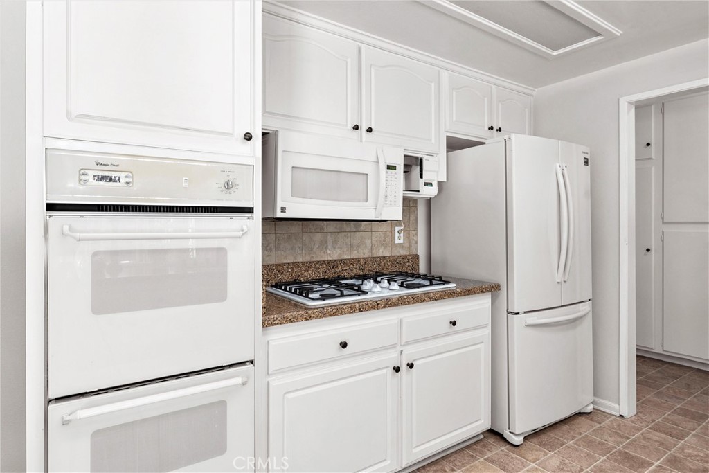 2525 N Eastwood Avenue