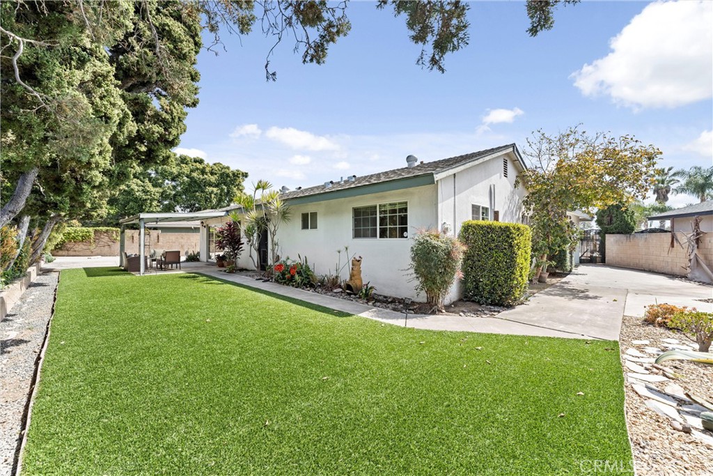 2525 N Eastwood Avenue