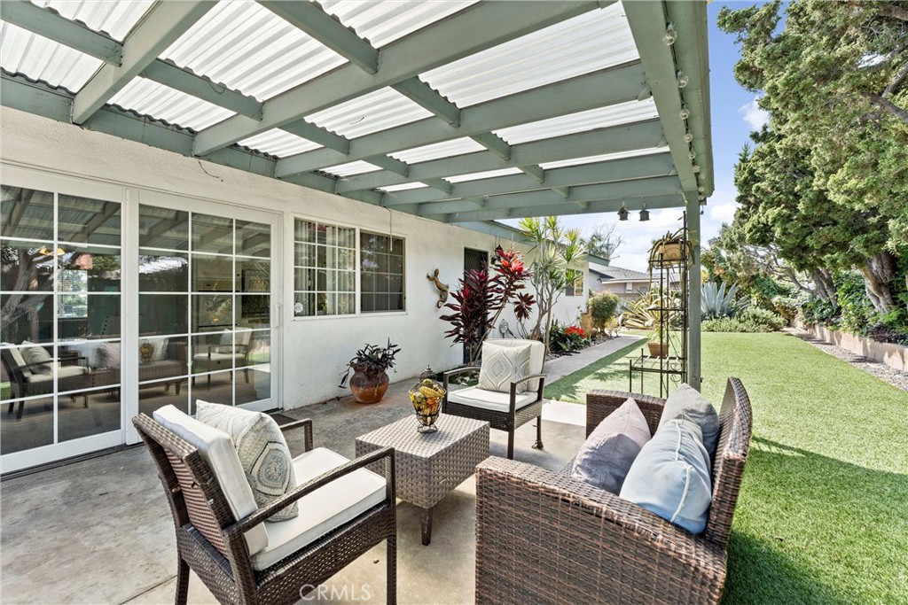 2525 N Eastwood Avenue