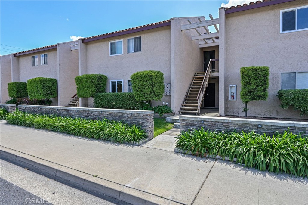 700 W LA VETA Avenue O11