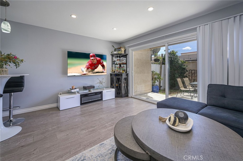 700 W LA VETA Avenue O11