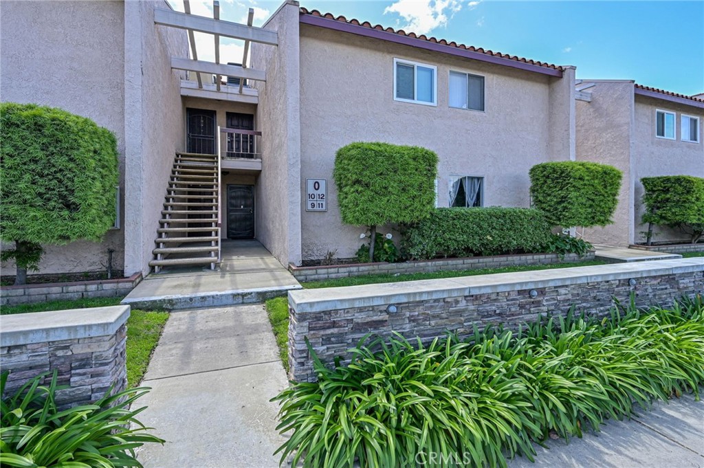 700 W LA VETA Avenue O11