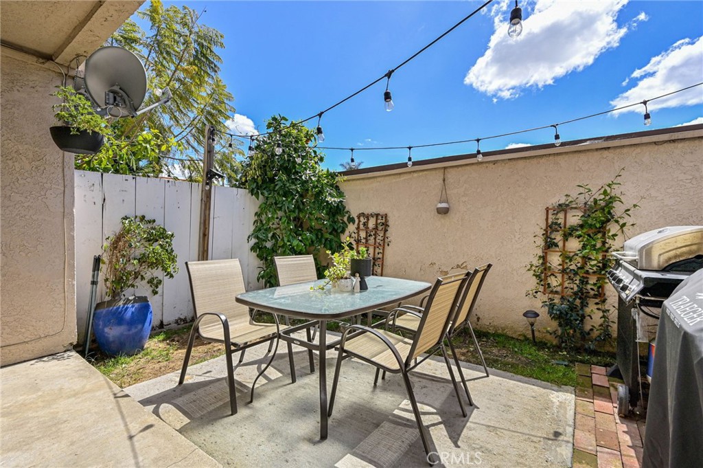 700 W LA VETA Avenue O11