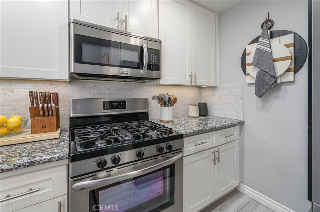 700 W LA VETA Avenue O11