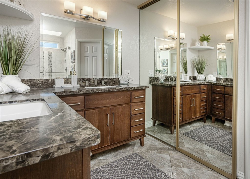 4506 AVENIDA DE LAS FLORES