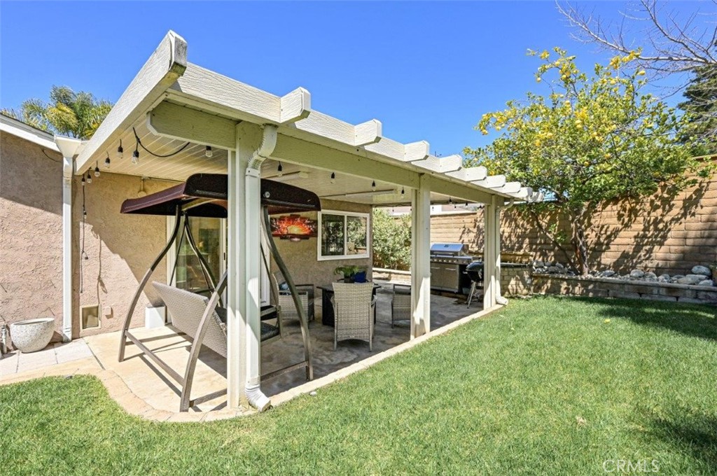 4506 AVENIDA DE LAS FLORES