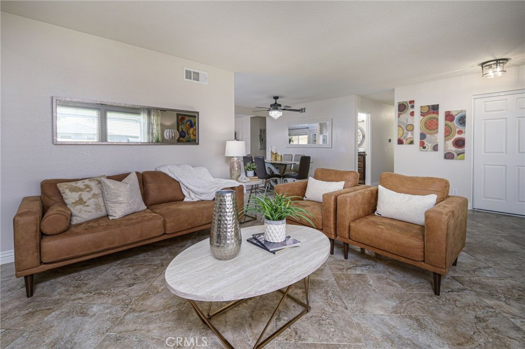 4506 AVENIDA DE LAS FLORES