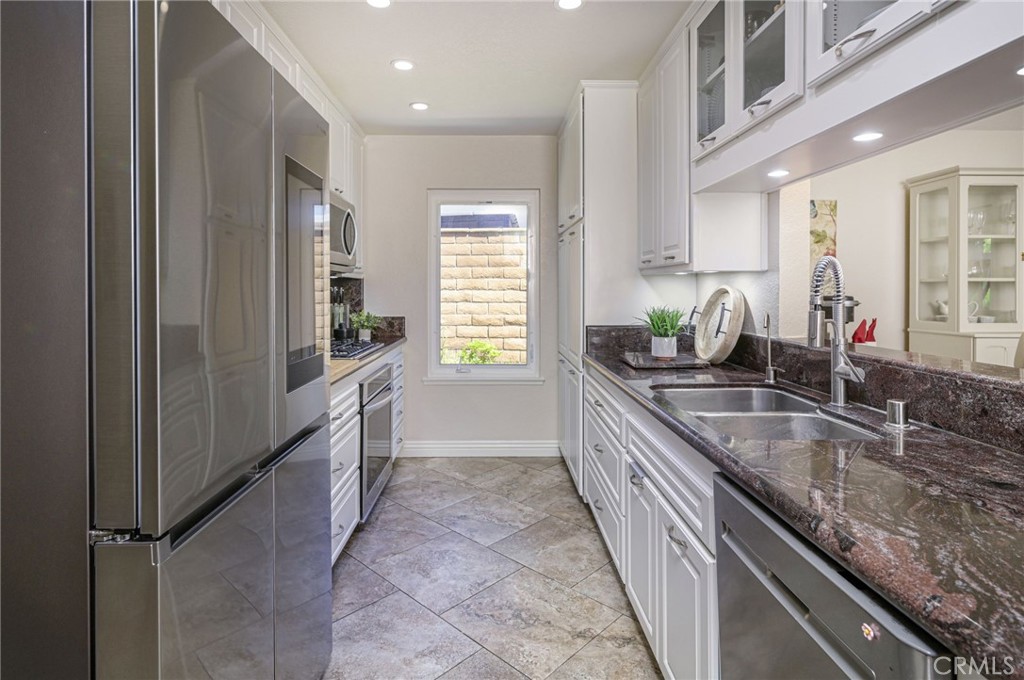 4506 AVENIDA DE LAS FLORES