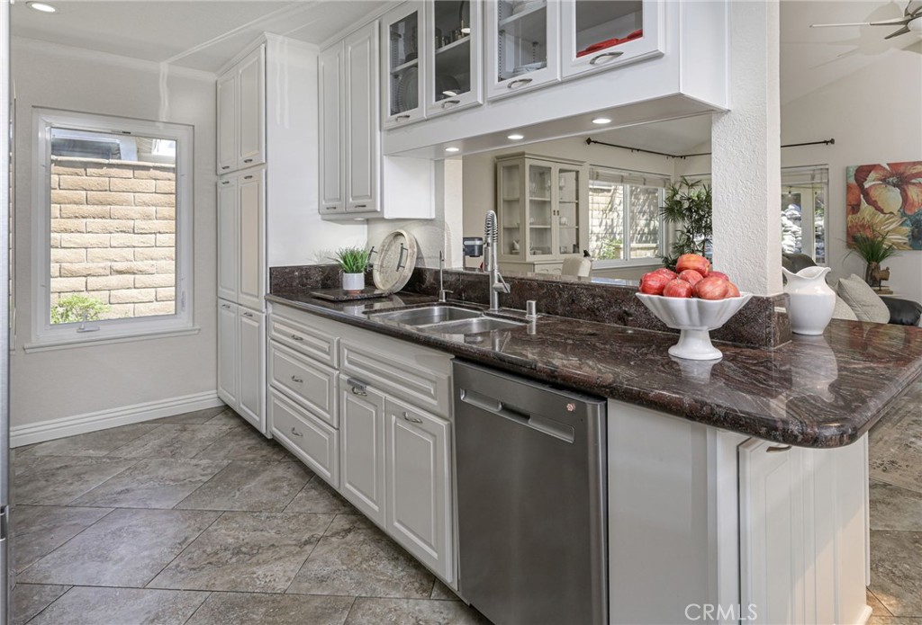 4506 AVENIDA DE LAS FLORES