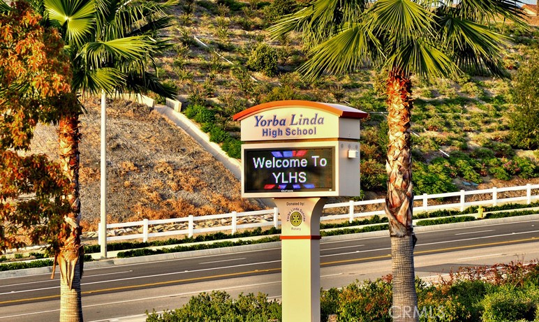 4506 AVENIDA DE LAS FLORES