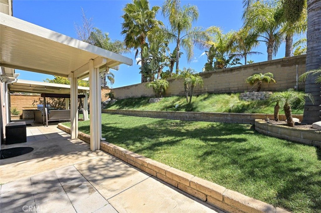 4506 AVENIDA DE LAS FLORES